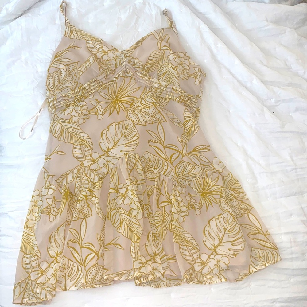 BRAND NEW FOREVER 21 DRESS!!